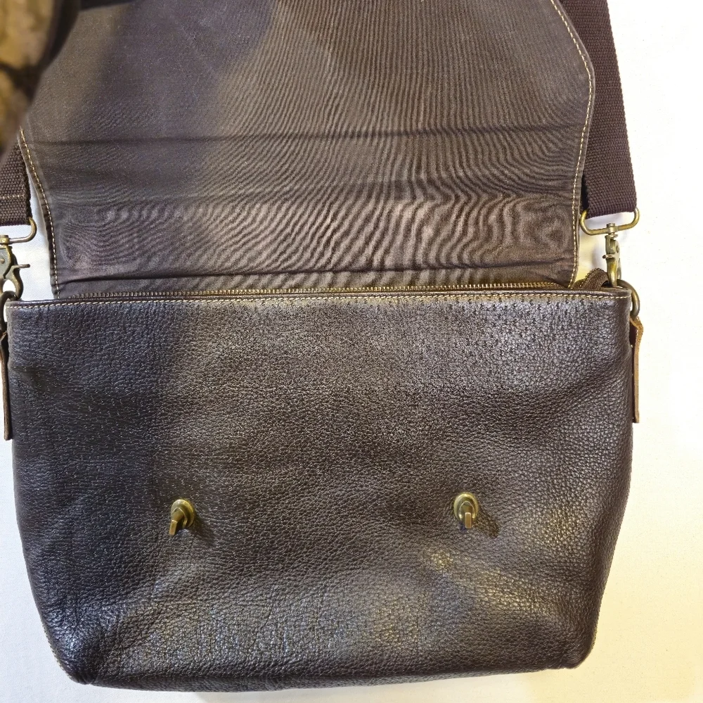 Classic Brown Leather Men's Messenger Bag